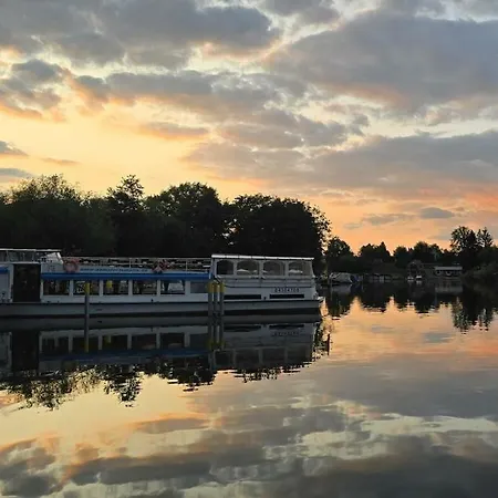 Harbor Hotel en barco