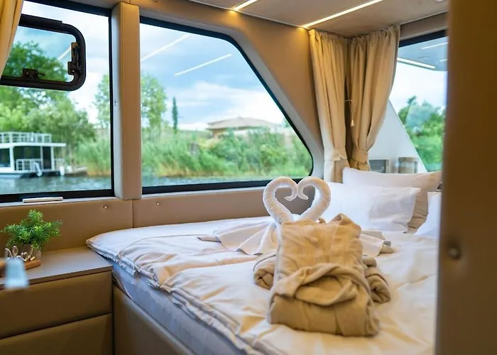 Harbor Hotel en barco *