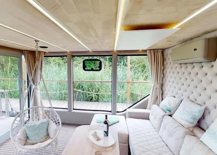 Harbor Hotel en barco