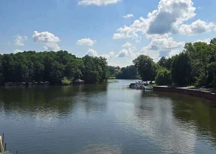 Botel Harbor Templin